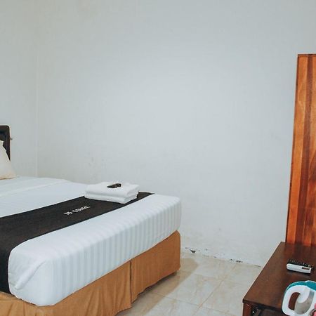 Ds Colive Layur Kota Lama Semarang Buitenkant foto
