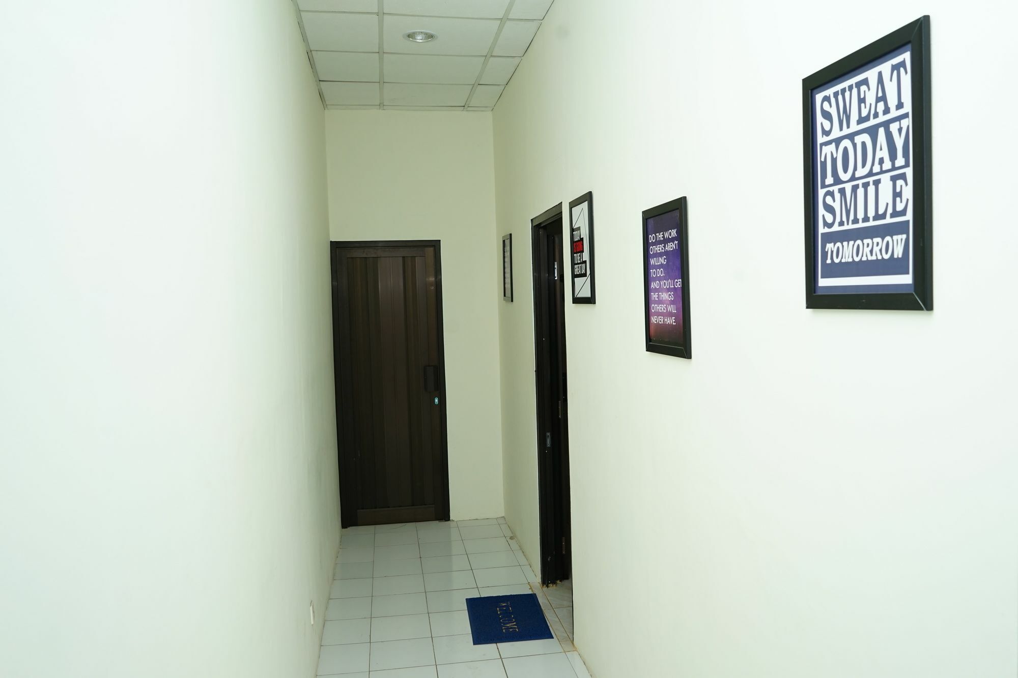 Ds Colive Layur Kota Lama Semarang Buitenkant foto